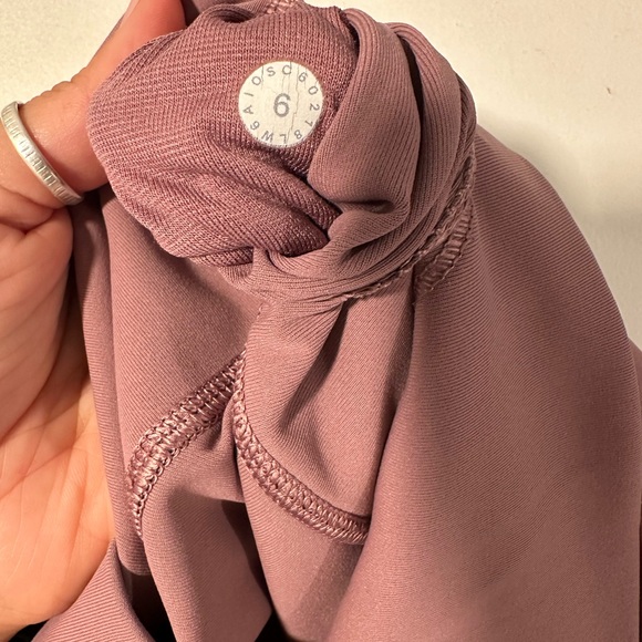 Lululemon crop leggings - Picture 6 of 6